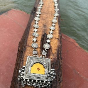 Yellow Mirror painting chain