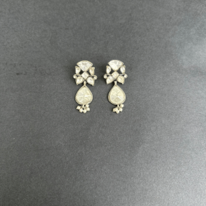 white stone kundan earring